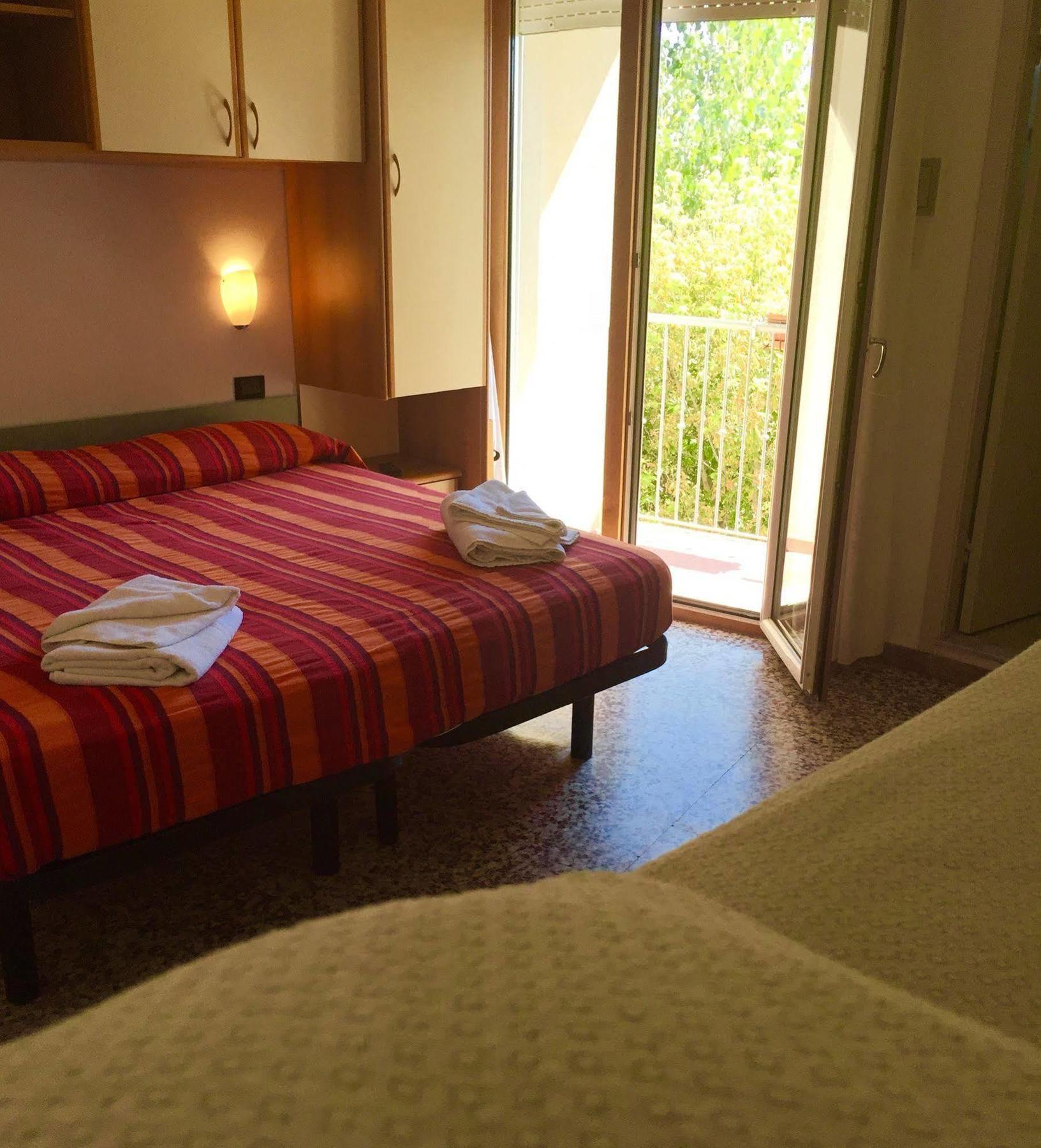 Hotel Mehari Riccione Esterno foto