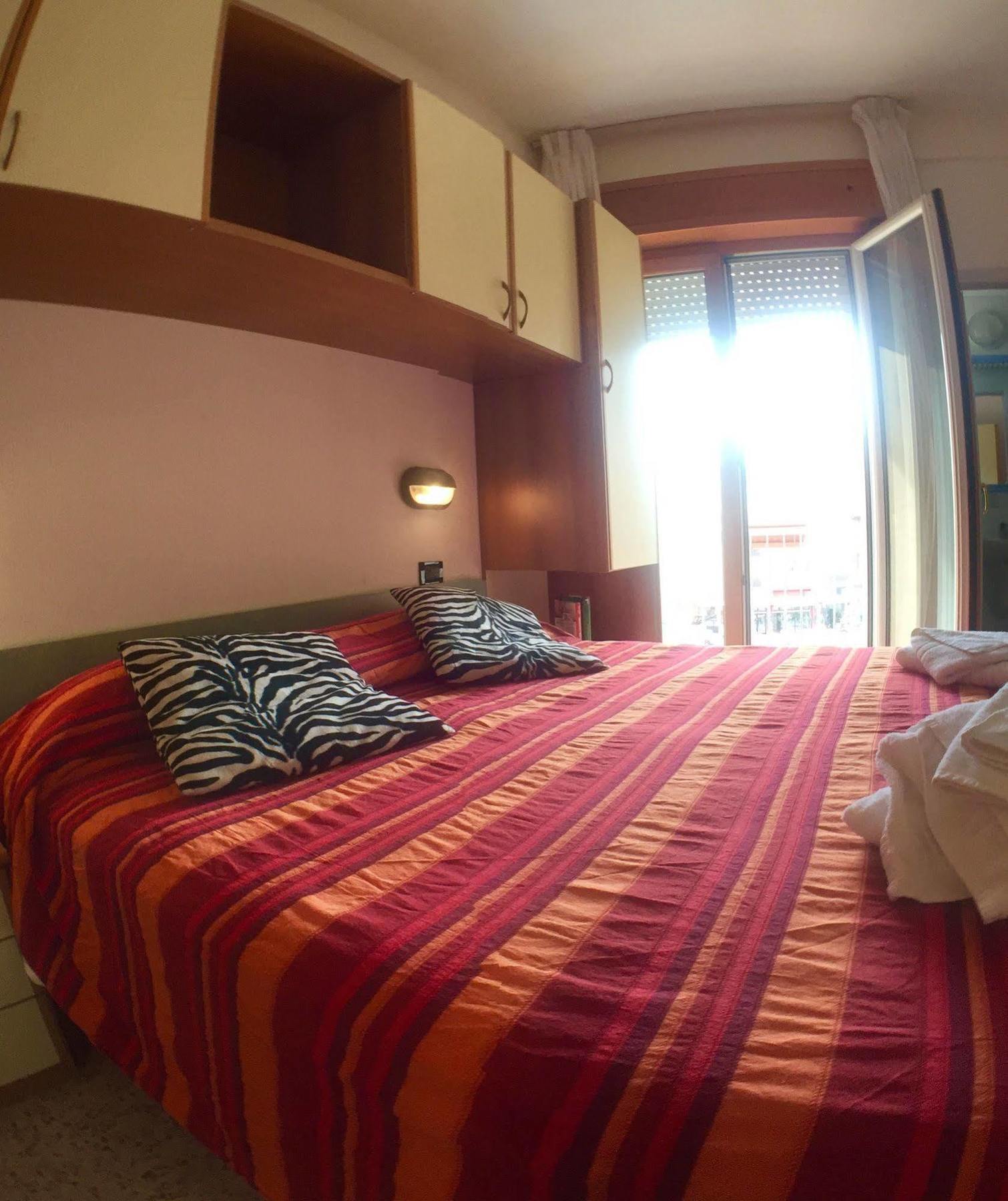 Hotel Mehari Riccione Esterno foto